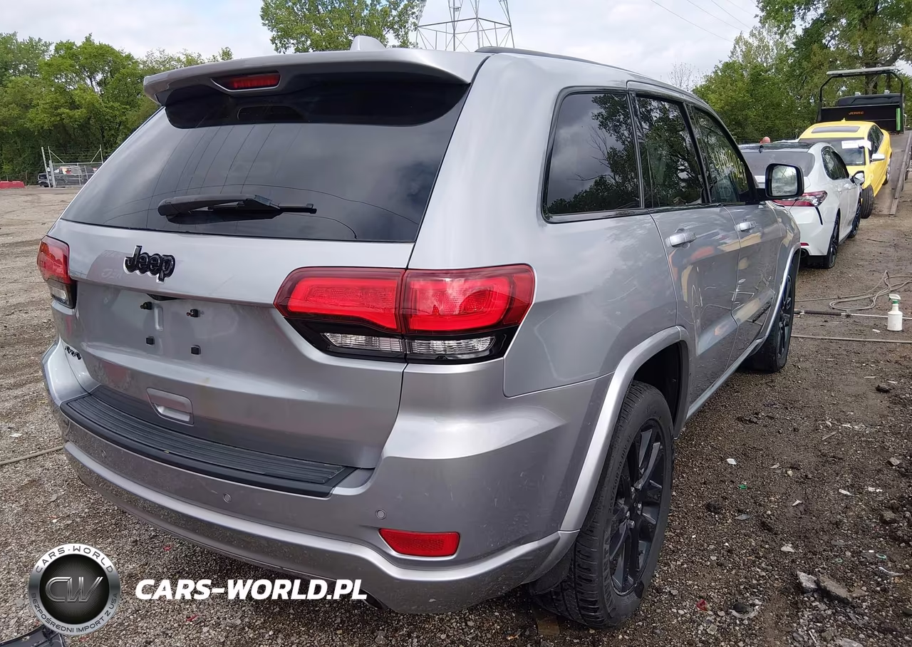 2018 Jeep Grand Cherokee Altitude 4X4 VIN:1C4RJFAG7JC503091 - 4