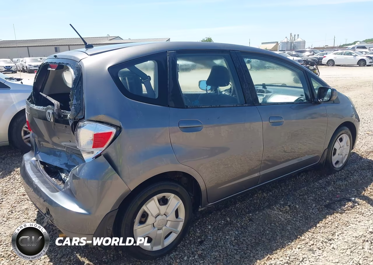 2013 Honda Fit VIN:JHMGE8H33DC028794 - 4