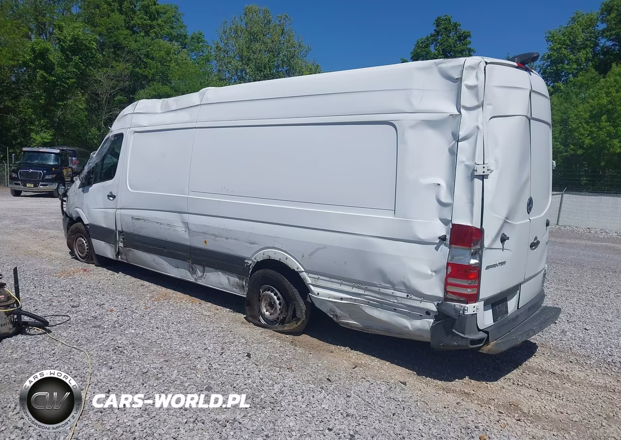 2018 Mercedes-Benz Sprinter 2500 High Roof V6 VIN:WD3PE8CD3JP645614 - 3