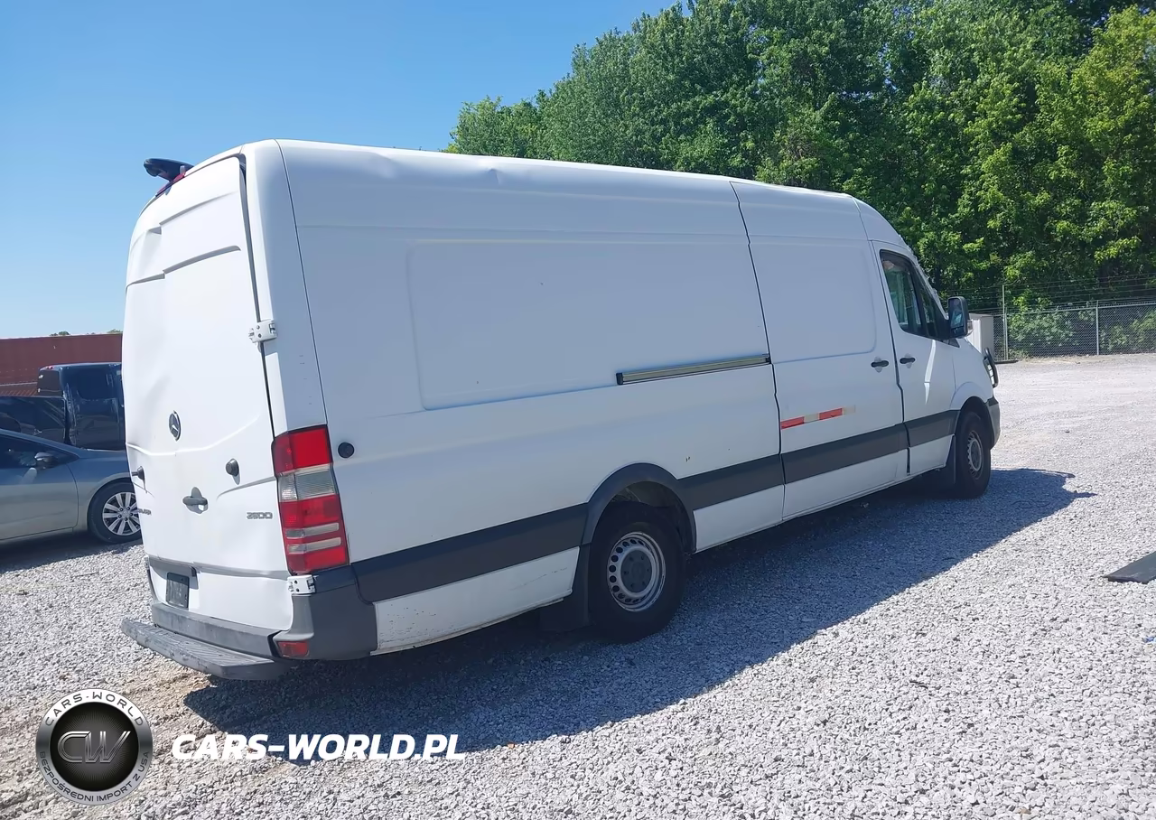 2018 Mercedes-Benz Sprinter 2500 High Roof V6 VIN:WD3PE8CD3JP645614 - 4