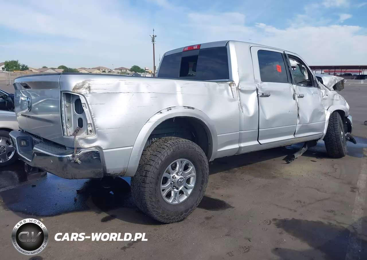 2016 Ram 2500 Laramie VIN:3C6UR5NL7GG167864 - 4