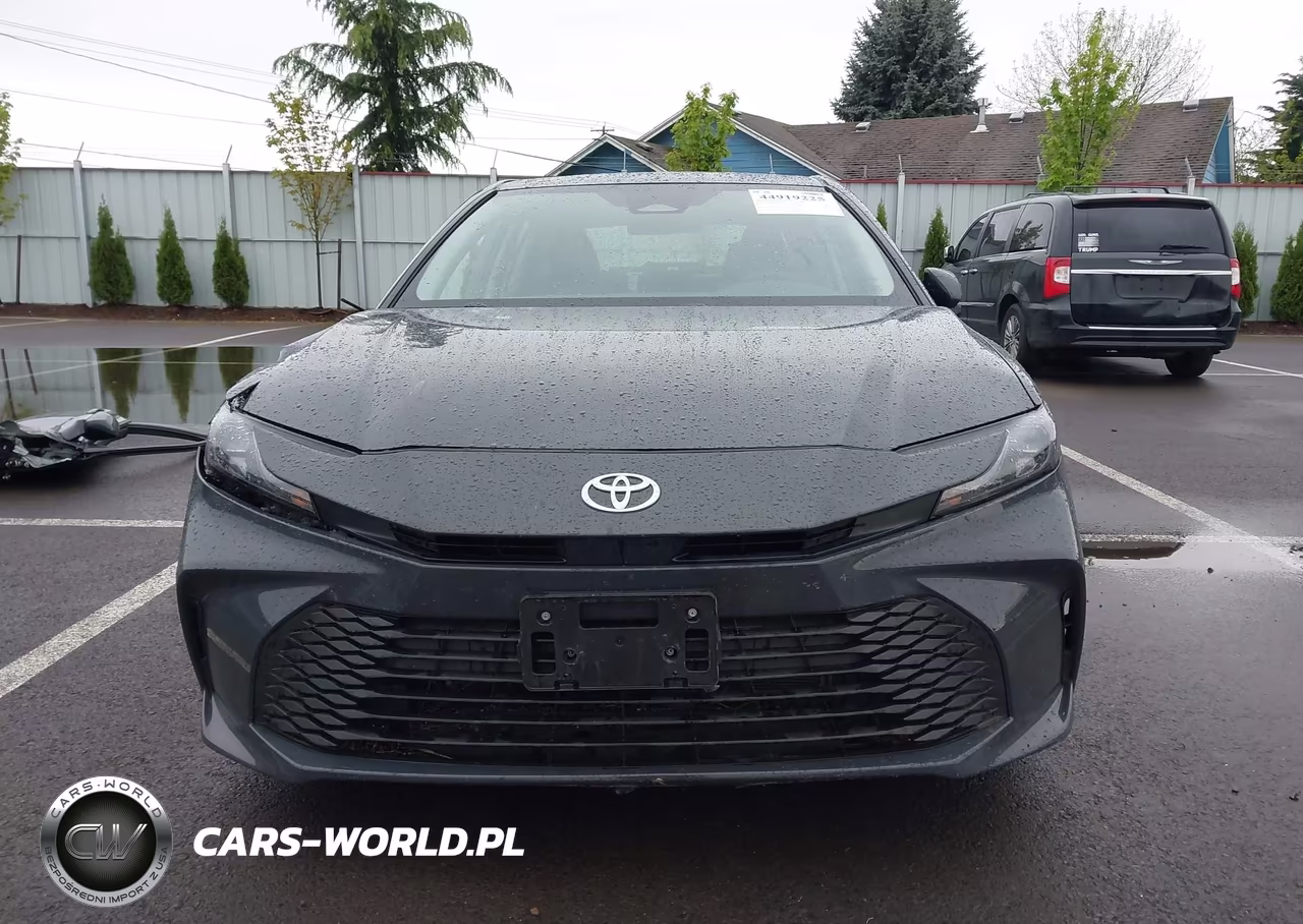 2026 Toyota Camry Le VIN:4T1DAACKXTU264823 - 13
