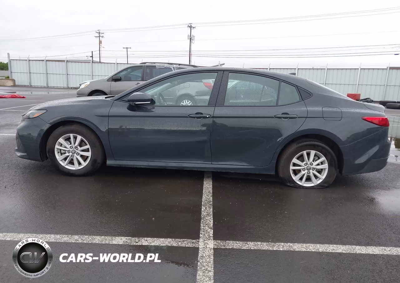 2026 Toyota Camry Le VIN:4T1DAACKXTU264823 - 15