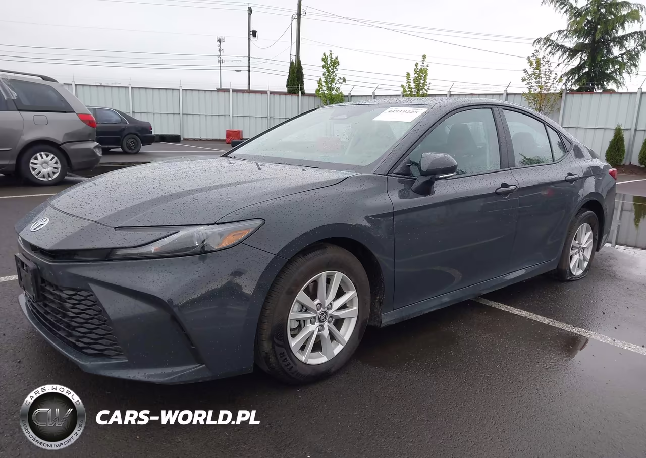 2026 Toyota Camry Le VIN:4T1DAACKXTU264823 - 2