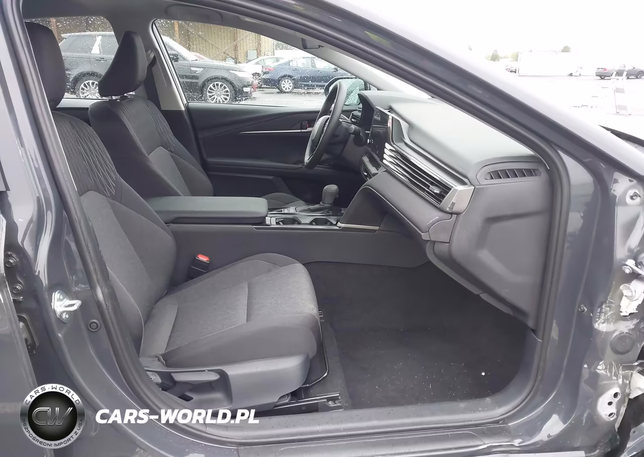 2026 Toyota Camry Le VIN:4T1DAACKXTU264823 - 5