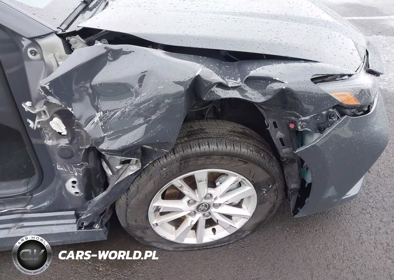 2026 Toyota Camry Le VIN:4T1DAACKXTU264823 - 6