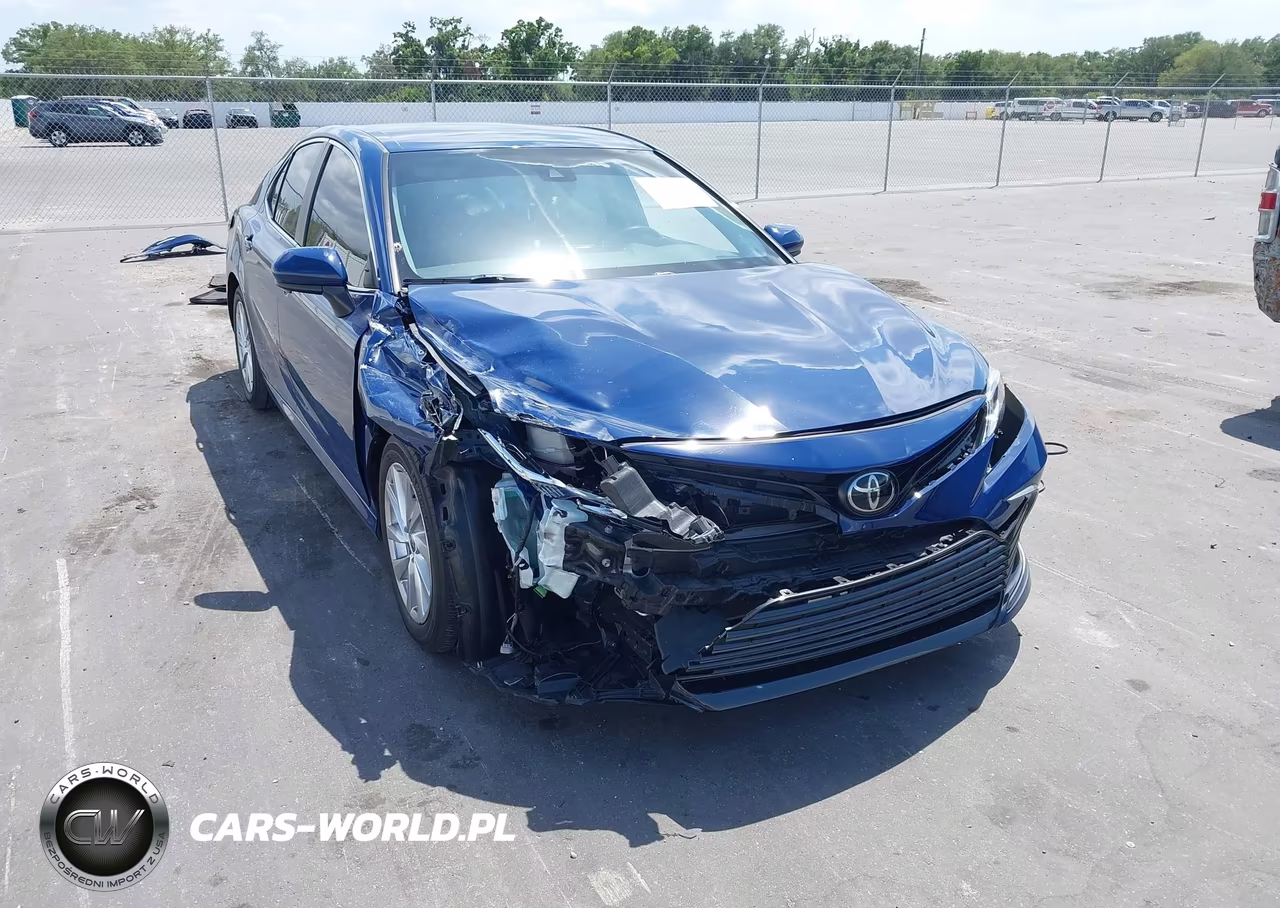 2023 Toyota Camry Le – zdjęcie 1 z 17