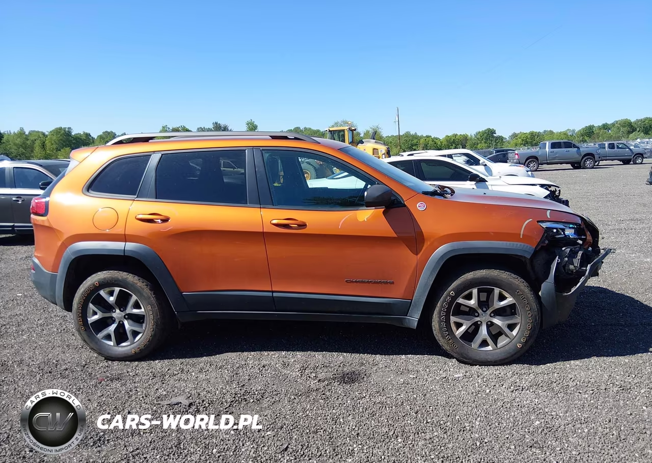 2015 Jeep Cherokee Trailhawk VIN:1C4PJMBS0FW698889 - 14
