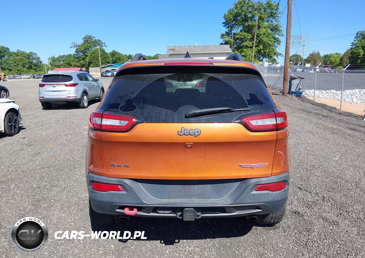 2015 Jeep Cherokee Trailhawk VIN:1C4PJMBS0FW698889 - 17