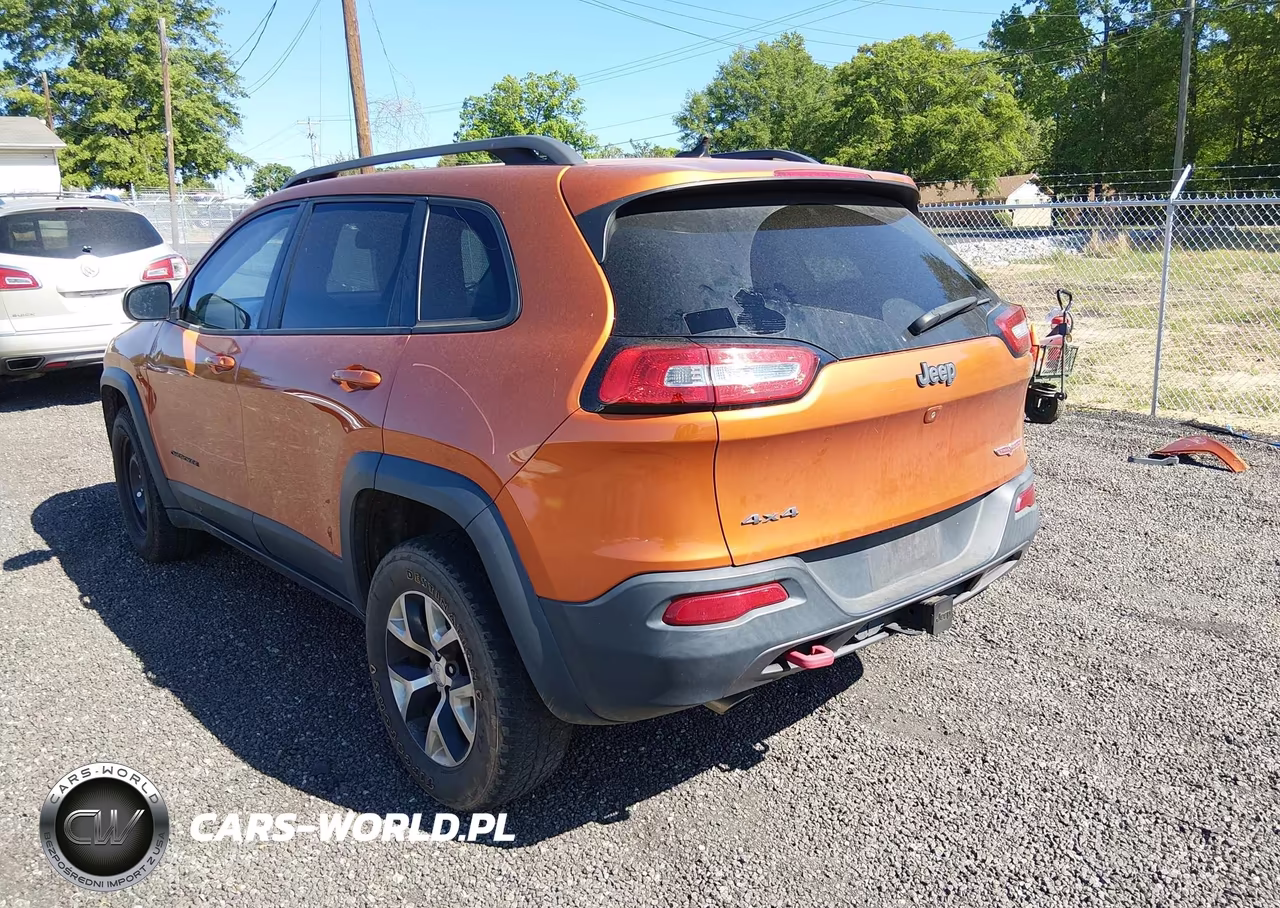 2015 Jeep Cherokee Trailhawk VIN:1C4PJMBS0FW698889 - 3