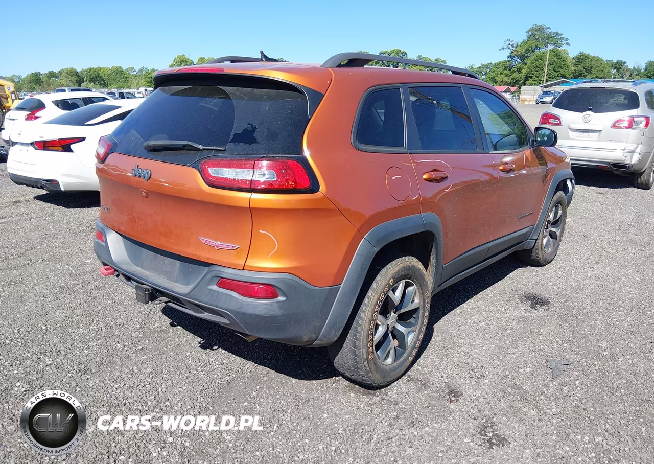 2015 Jeep Cherokee Trailhawk VIN:1C4PJMBS0FW698889 - 4