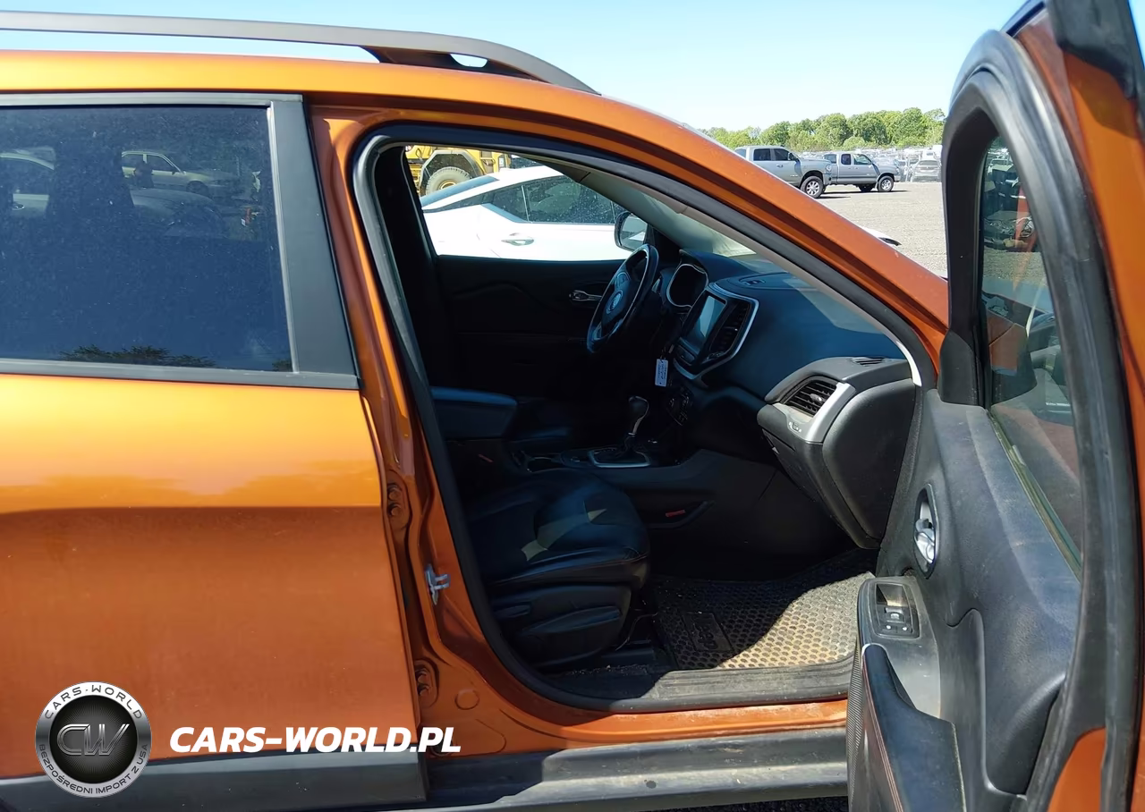 2015 Jeep Cherokee Trailhawk VIN:1C4PJMBS0FW698889 - 5