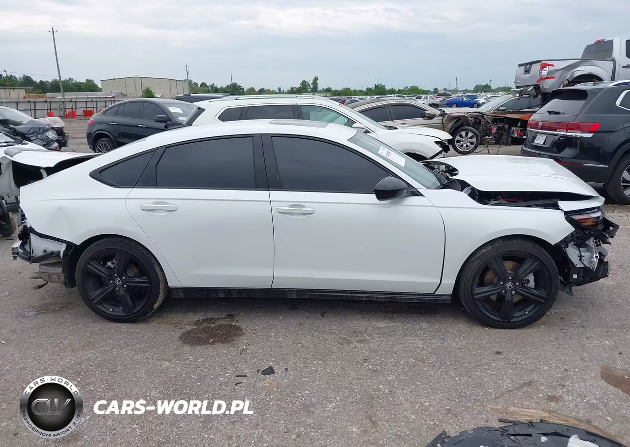 2025 Honda Accord Hybrid Sport-L VIN:1HGCY2F7XSA096109 - 14
