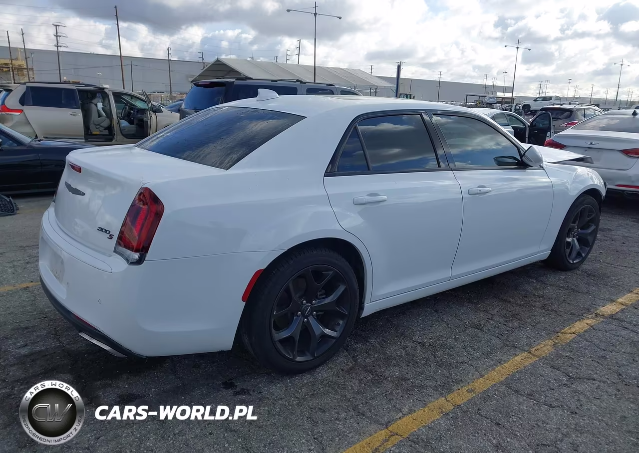 2023 Chrysler 300 300S VIN:2C3CCABG8PH561030 - 4