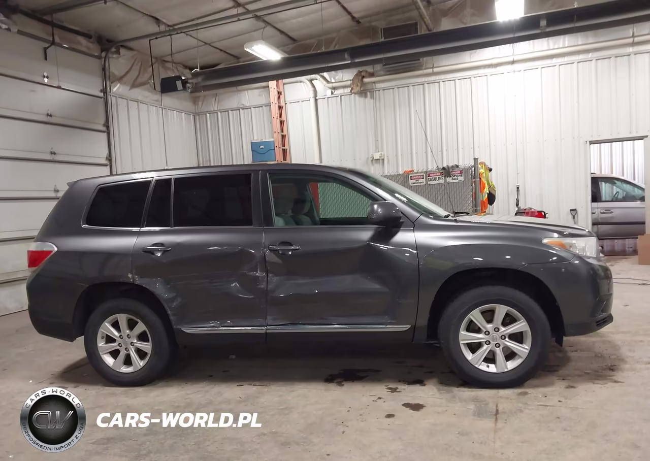 2012 Toyota Highlander Base V6 VIN:5TDBK3EH6CS115741 - 13