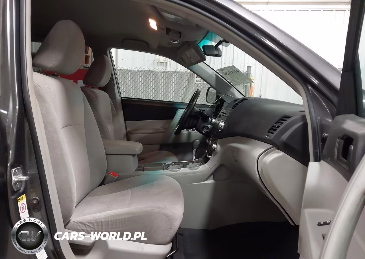 2012 Toyota Highlander Base V6 VIN:5TDBK3EH6CS115741 - 5