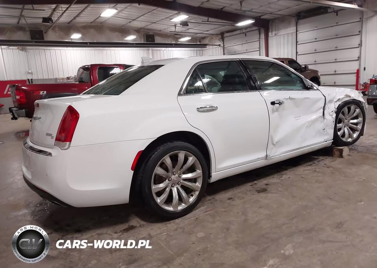 2017 Chrysler 300C VIN:2C3CCAEG6HH628866 - 4