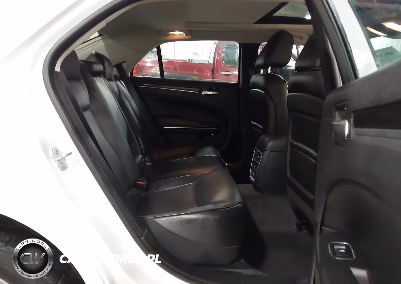 2017 Chrysler 300C VIN:2C3CCAEG6HH628866 - 8
