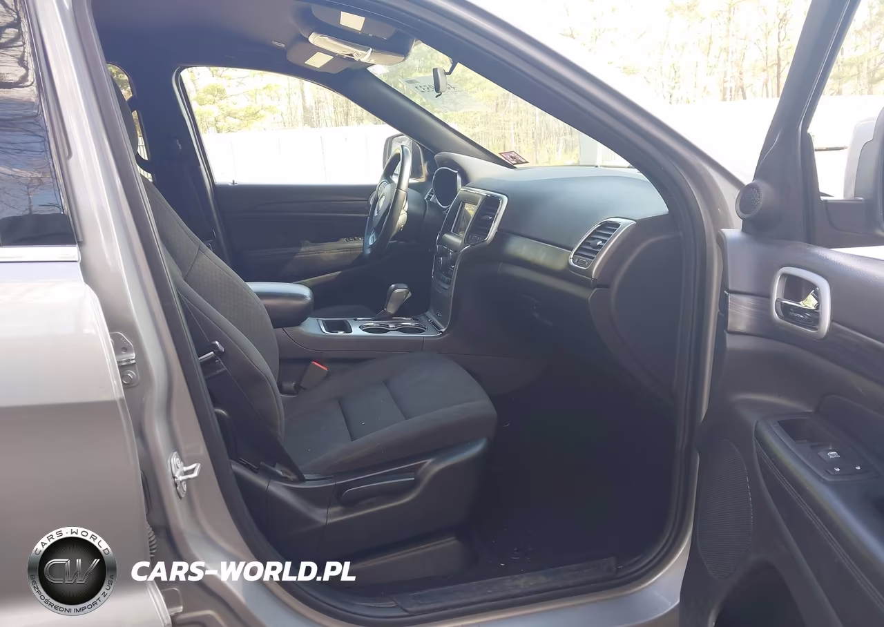 2019 Jeep Grand Cherokee Laredo E 4X4 VIN:1C4RJFAG5KC727297 - 5