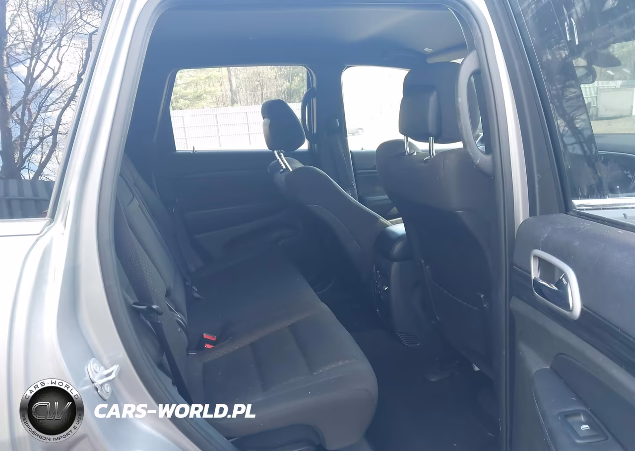 2019 Jeep Grand Cherokee Laredo E 4X4 VIN:1C4RJFAG5KC727297 - 8
