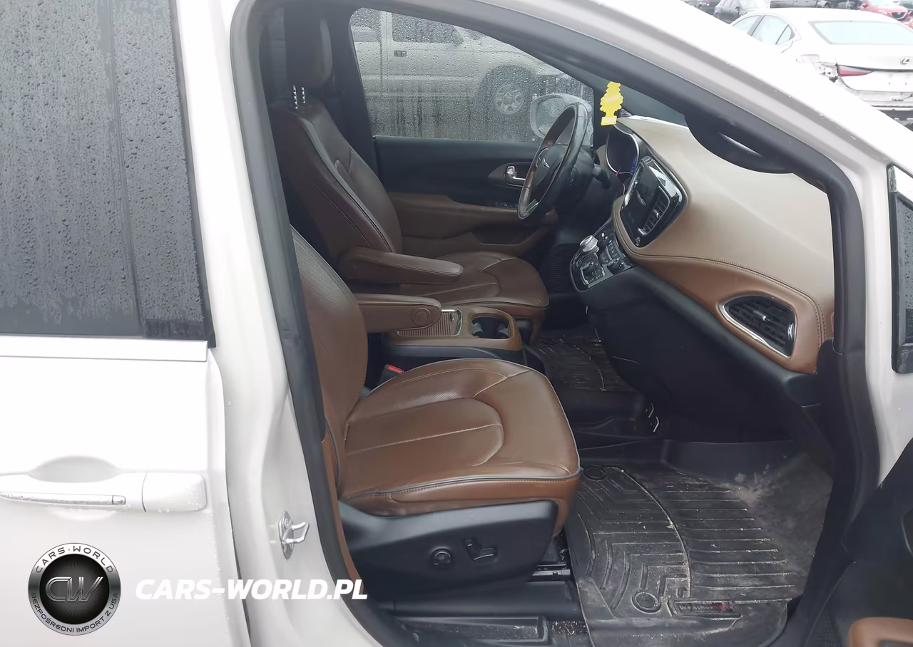 2020 Chrysler Pacifica Limited VIN:2C4RC1GG6LR110794 - 5