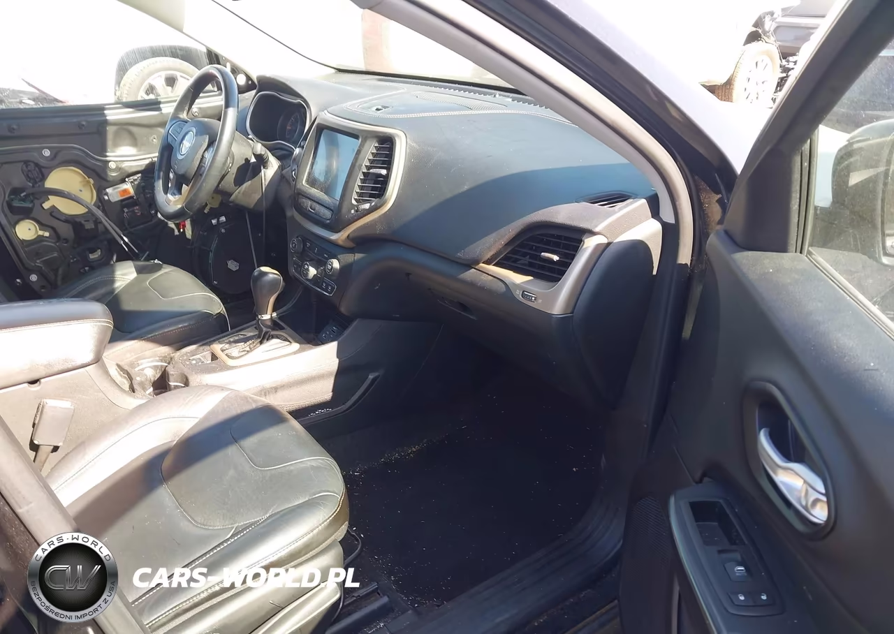 2015 Jeep Cherokee Limited VIN:1C4PJLDB1FW658599 - 5