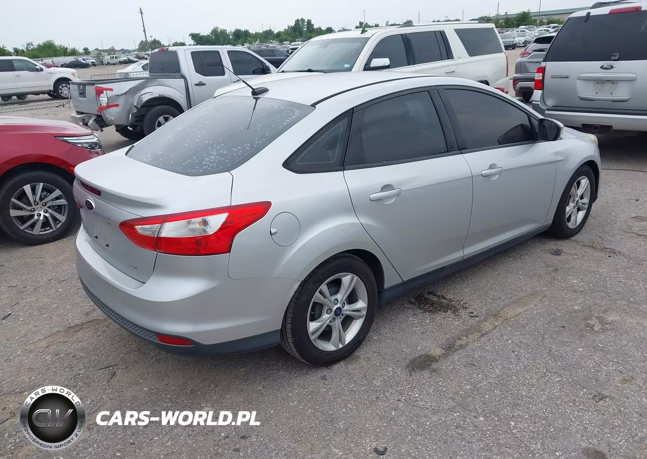2014 Ford Focus Se VIN:1FADP3F23EL264526 - 4