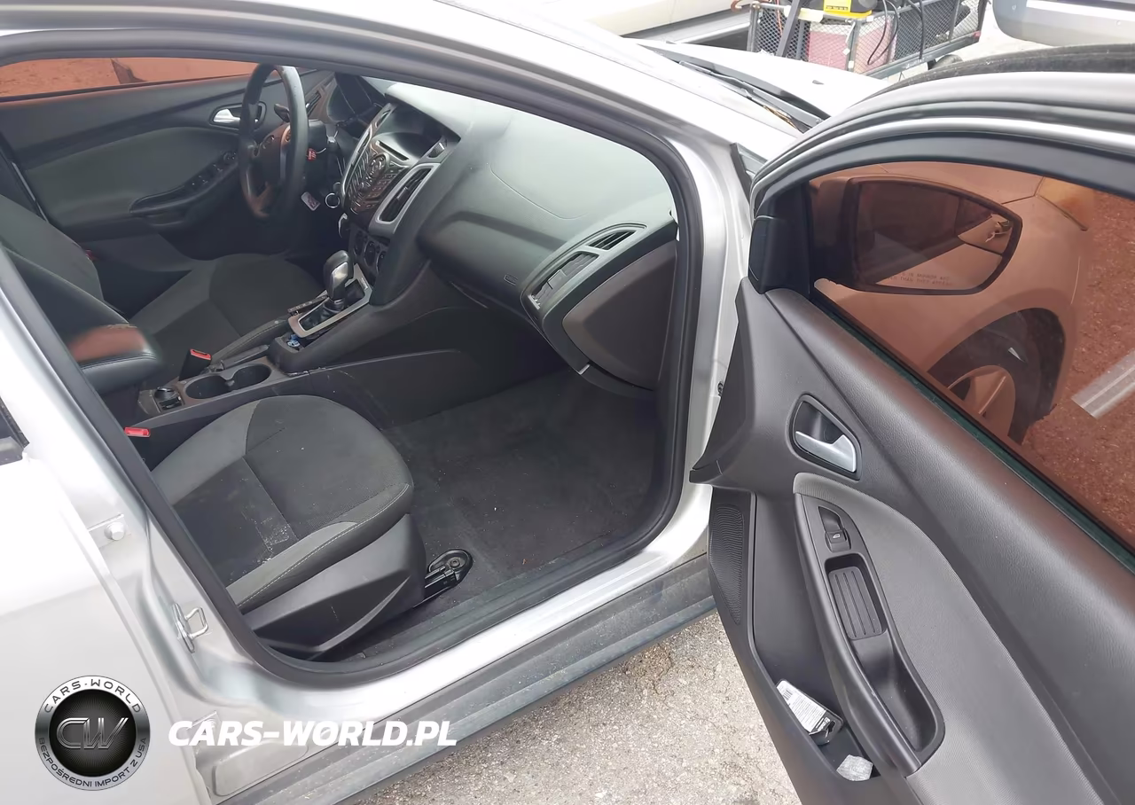 2014 Ford Focus Se VIN:1FADP3F23EL264526 - 5