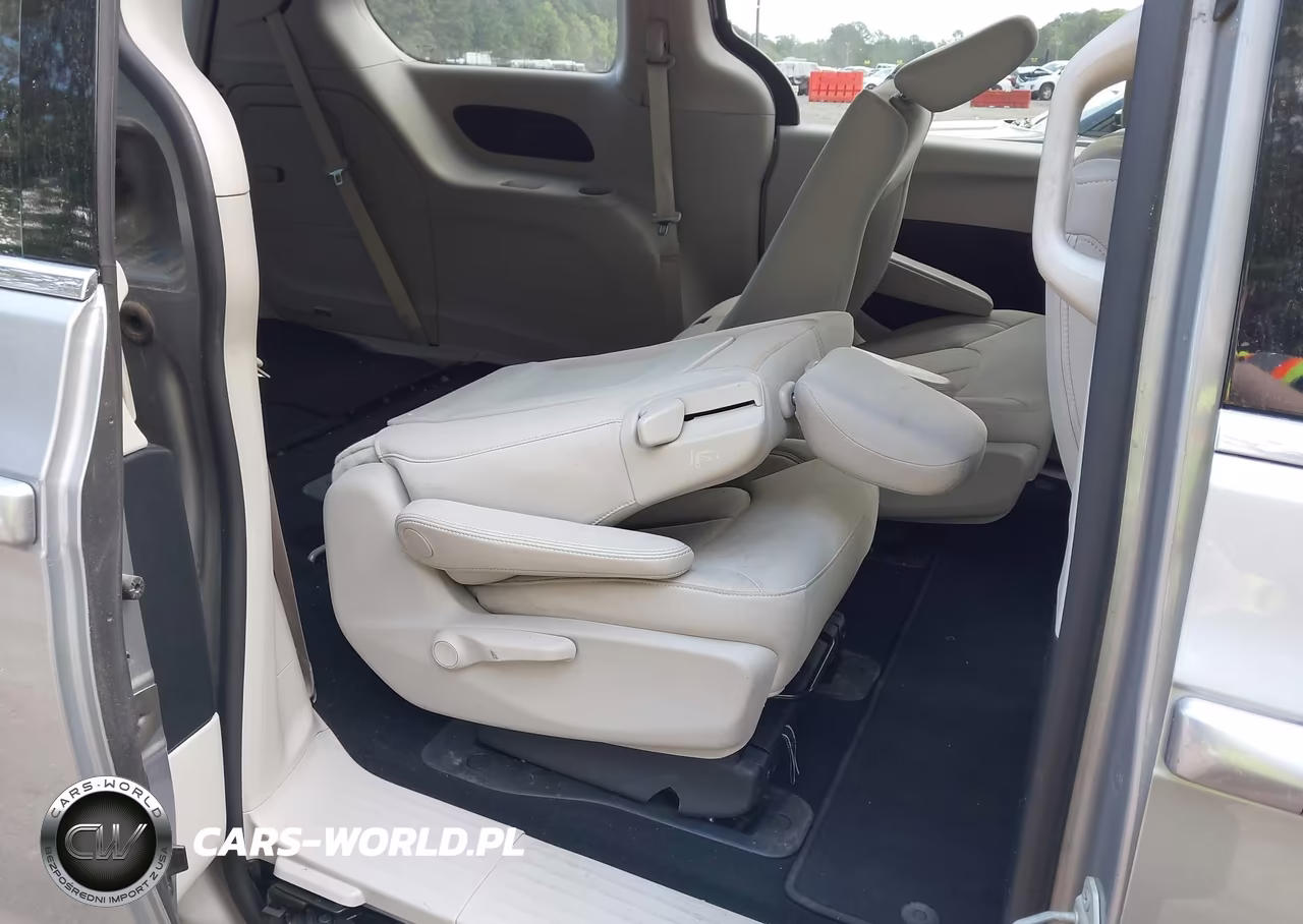 2017 Chrysler Pacifica Hybrid Touring Plus VIN:2C4RC1H71HR797480 - 8