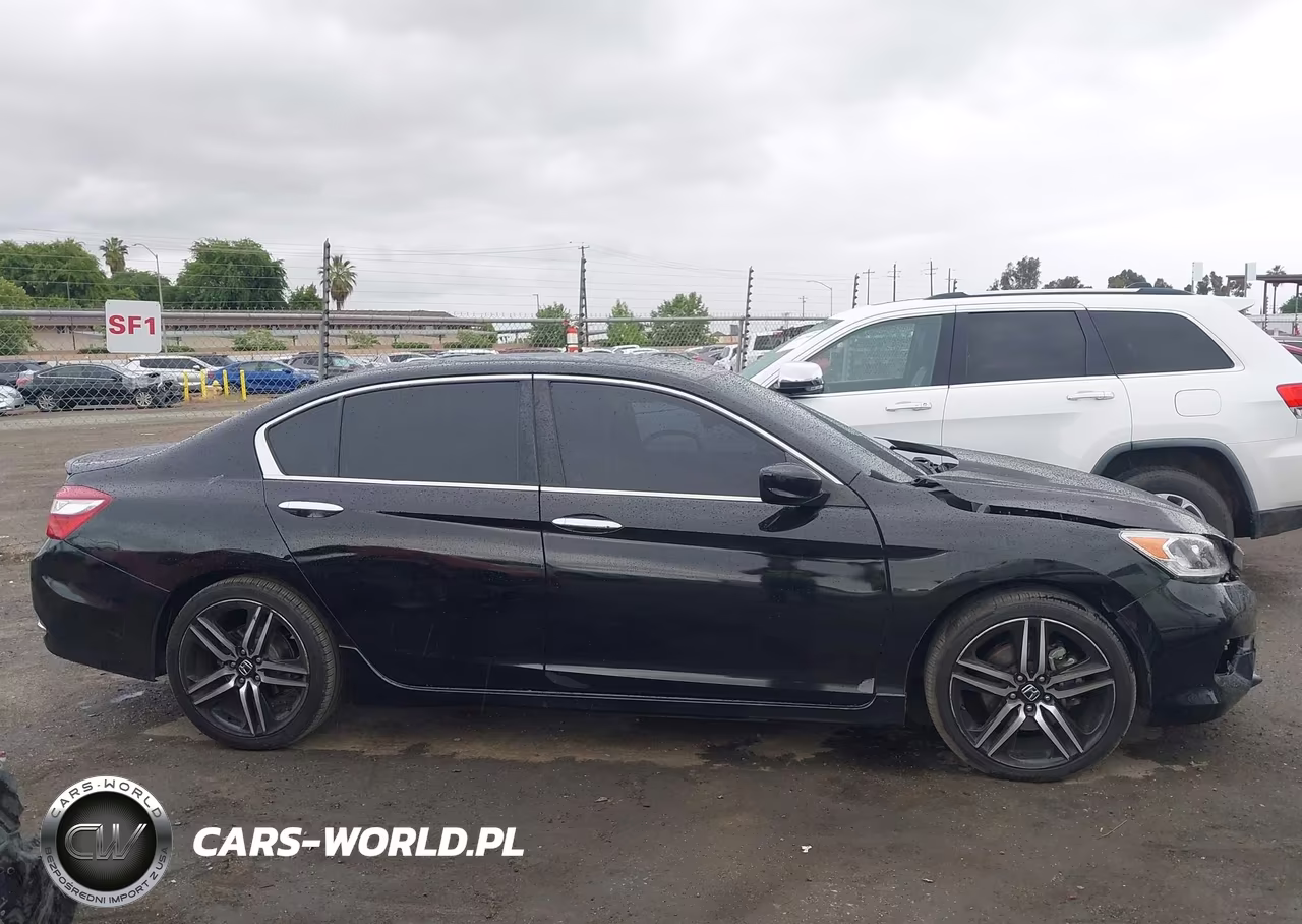 2017 Honda Accord Sport VIN:1HGCR2F50HA039339 - 13
