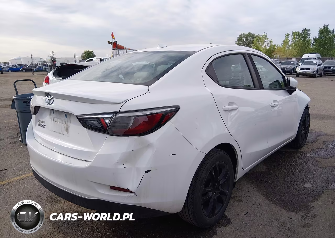 2019 Toyota Yaris Le VIN:3MYDLBYV8KY507033 - 4