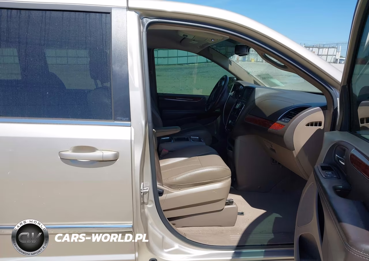 2013 Chrysler Town & Country Touring VIN:2C4RC1BG0DR661313 - 5