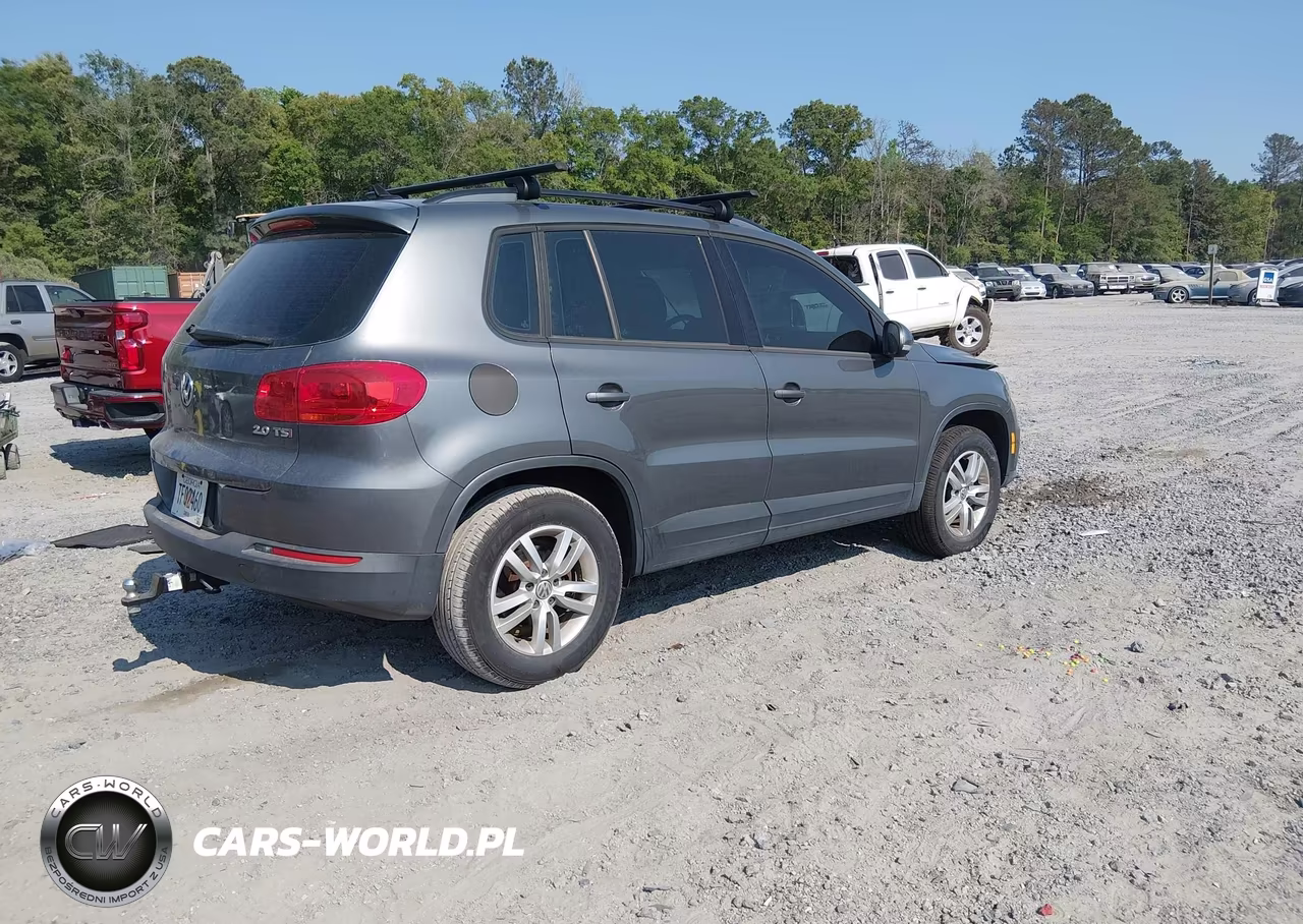 2015 Volkswagen Tiguan S VIN:WVGAV7AXXFW611052 - 4