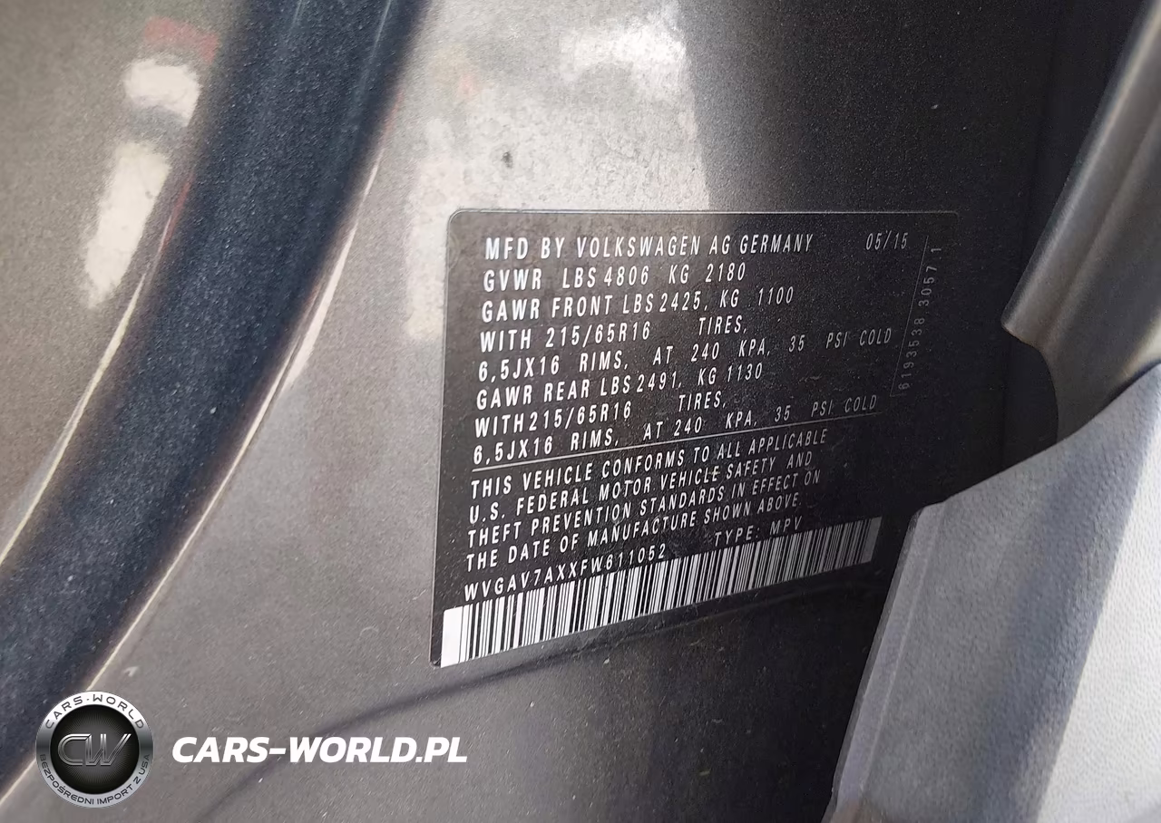 2015 Volkswagen Tiguan S VIN:WVGAV7AXXFW611052 - 9