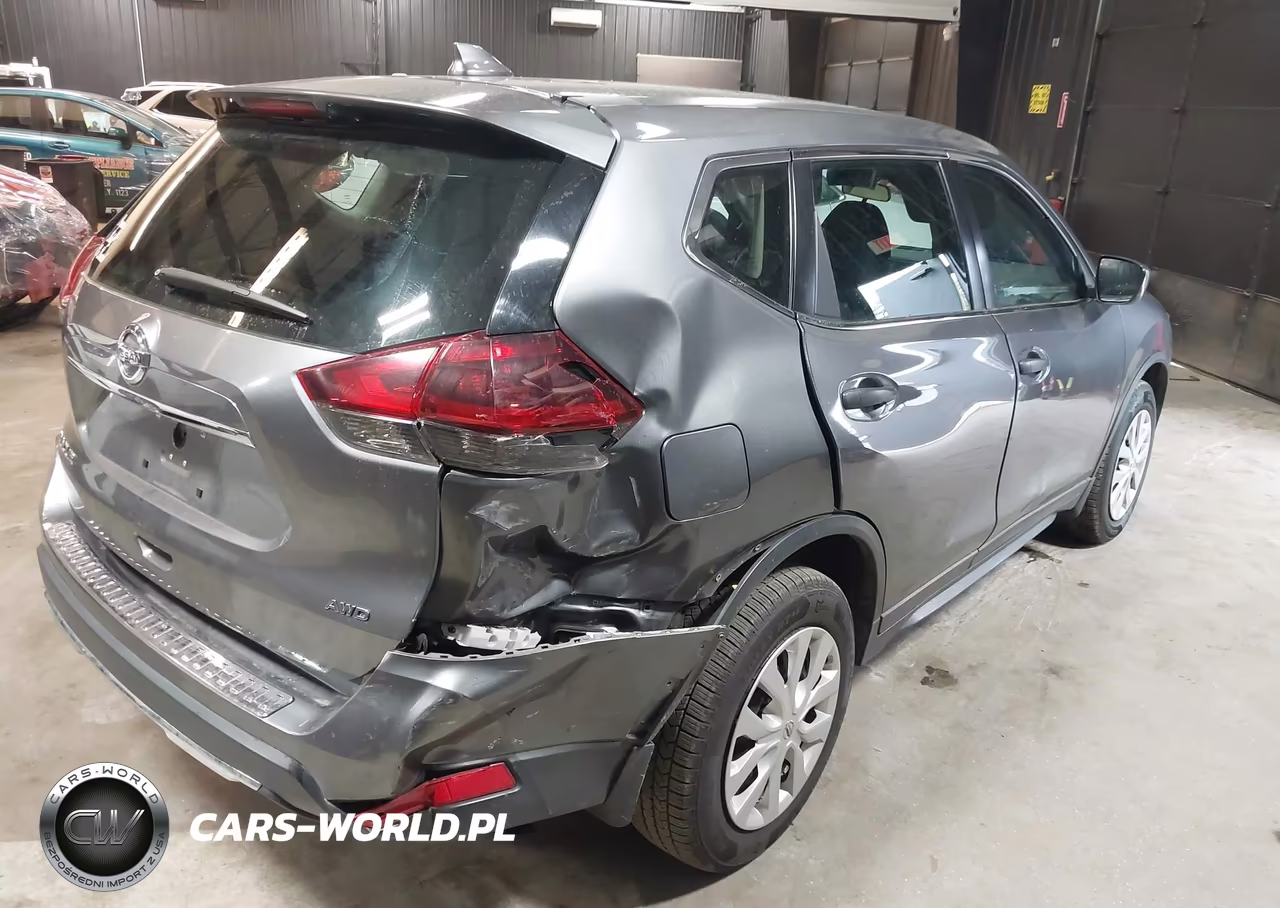 2019 Nissan Rogue S VIN:5N1AT2MV7KC813006 - 4
