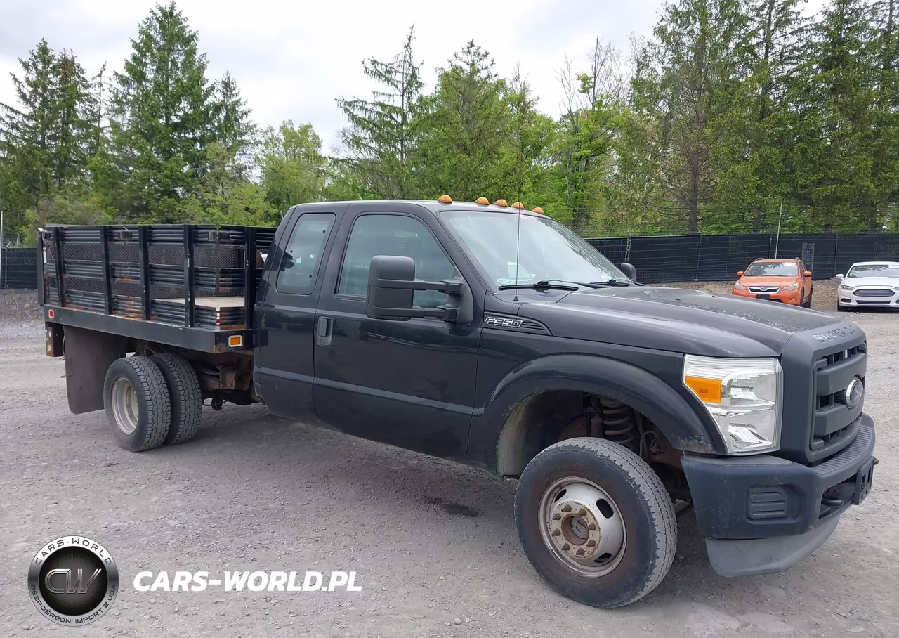 2013 Ford F-350 Chassis Xl