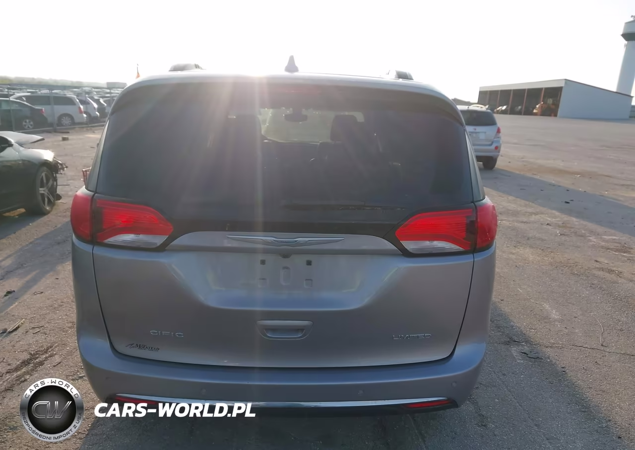 2017 Chrysler Pacifica Limited VIN:2C4RC1GG3HR751652 - 21
