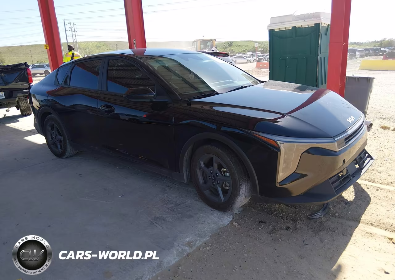 2025 Kia K4 Lxs – zdjęcie 1 z 16