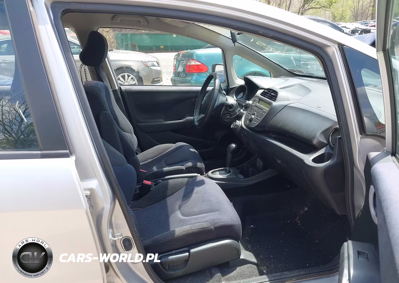 2012 Honda Fit Sport VIN:JHMGE8H5XCC004251 - 5