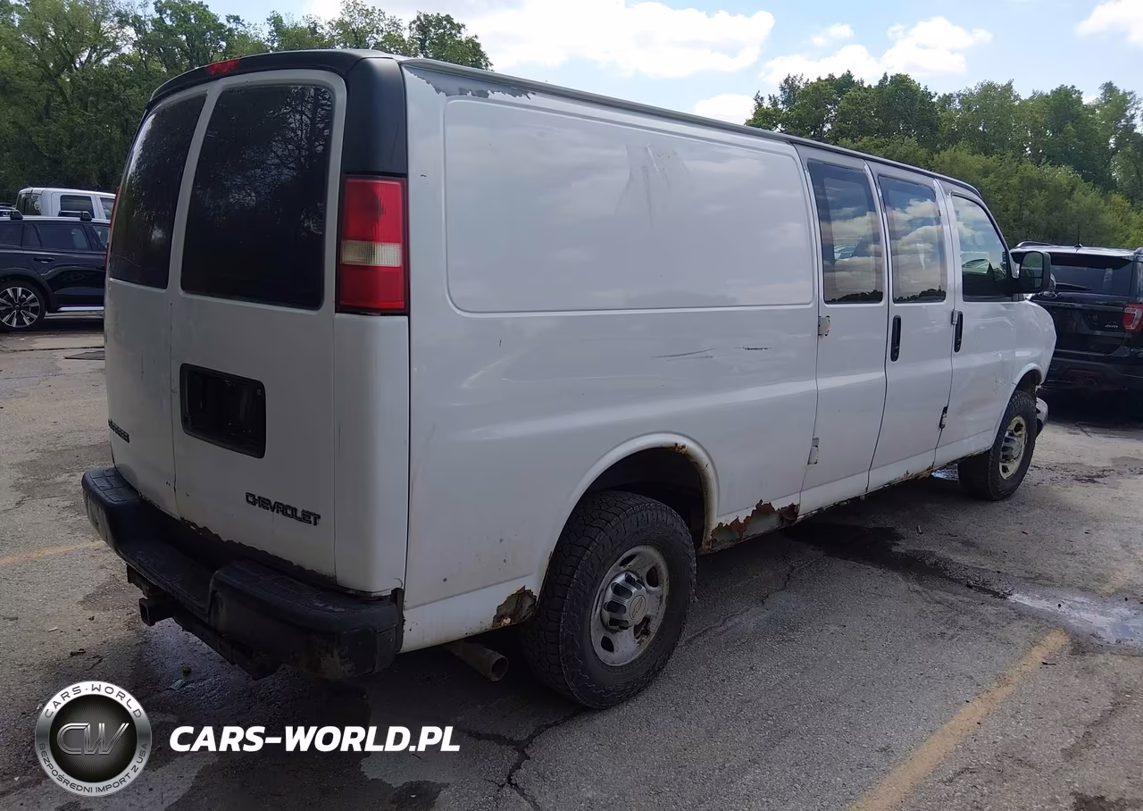 2008 Chevrolet Express Work Van VIN:1GCGG29C281115207 - 4