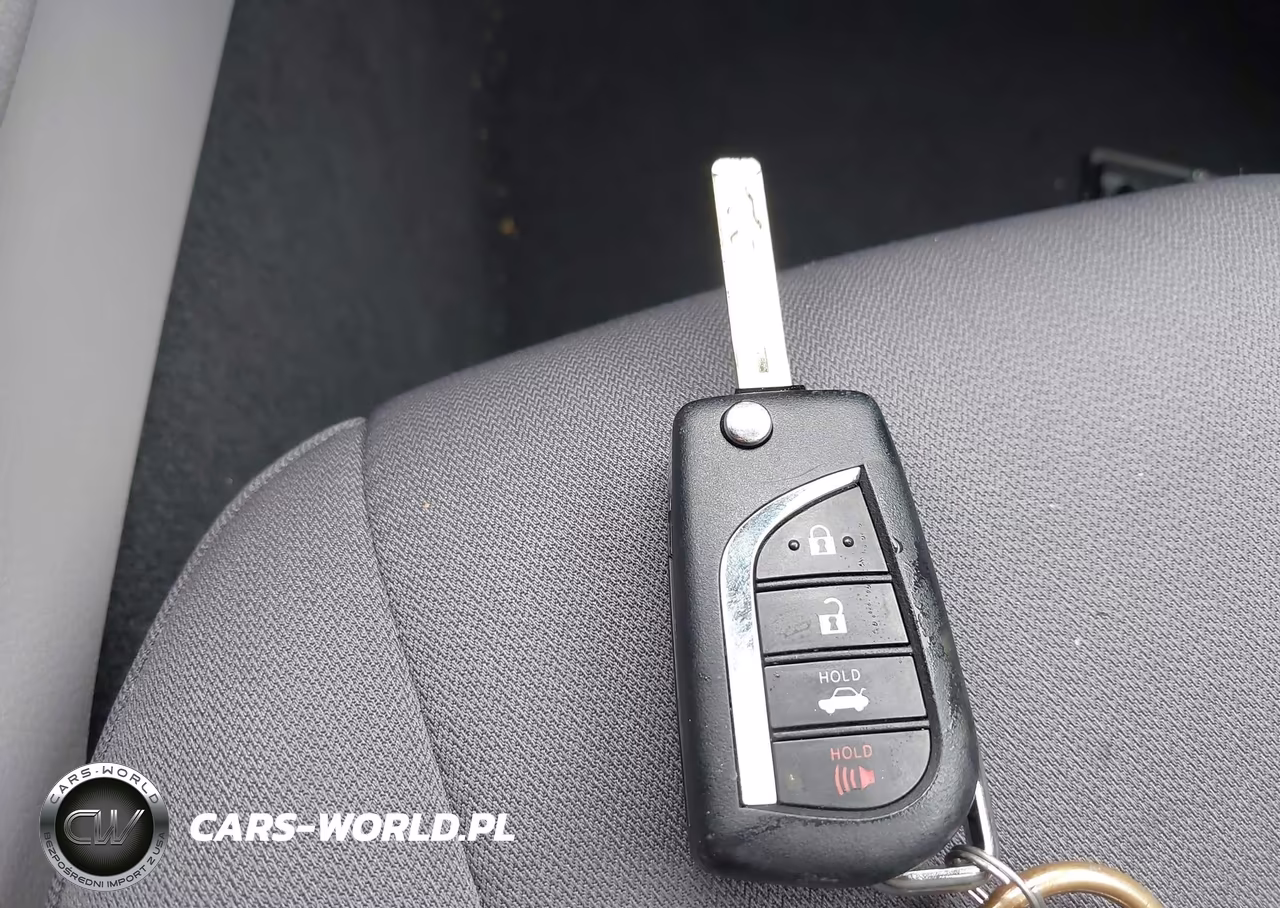 2021 Toyota Camry Le VIN:4T1C11AKXMU604181 - 11