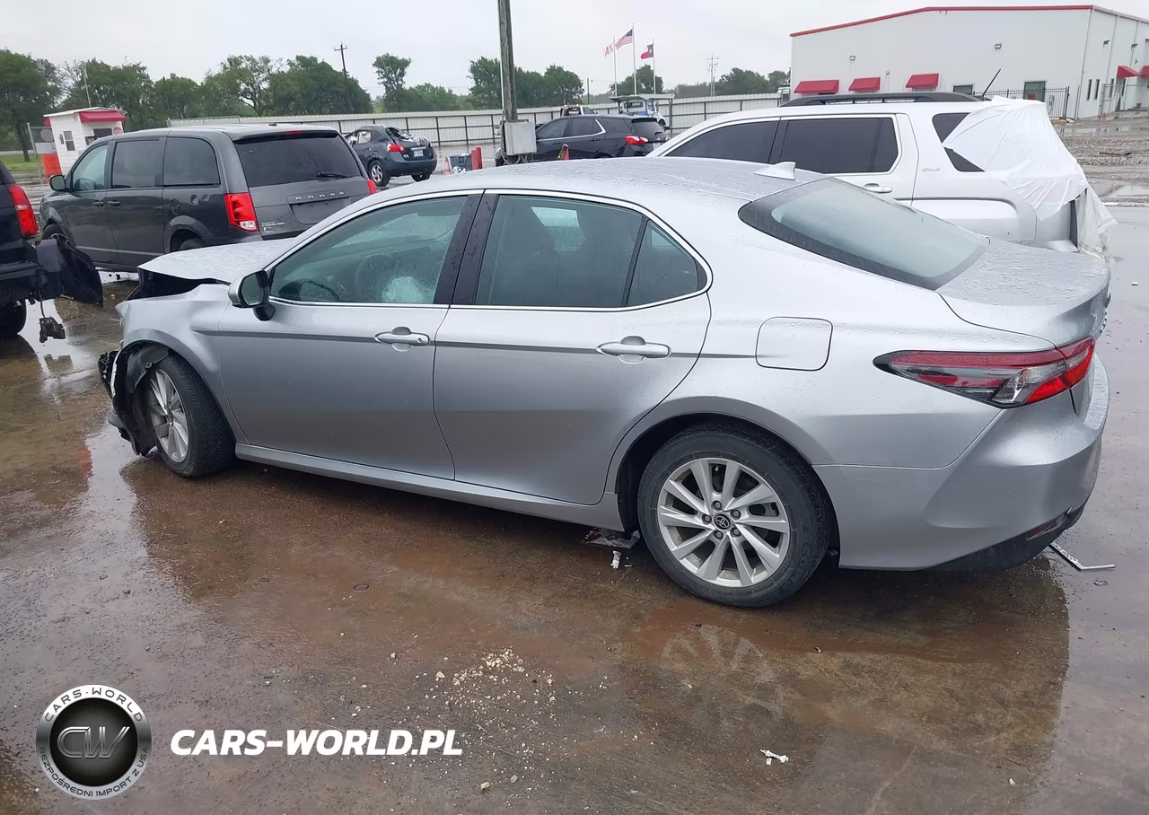 2021 Toyota Camry Le VIN:4T1C11AKXMU604181 - 14