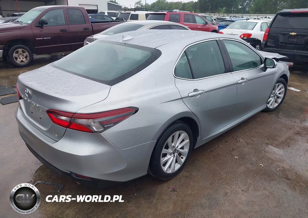 2021 Toyota Camry Le VIN:4T1C11AKXMU604181 - 4