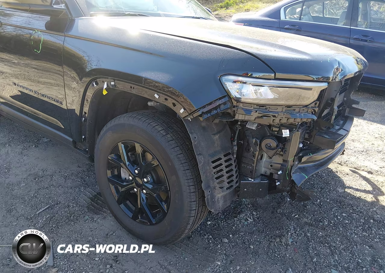 2025 Jeep Grand Cherokee Altitude X 4X4 VIN:1C4RJHAG0SC301321 - 19
