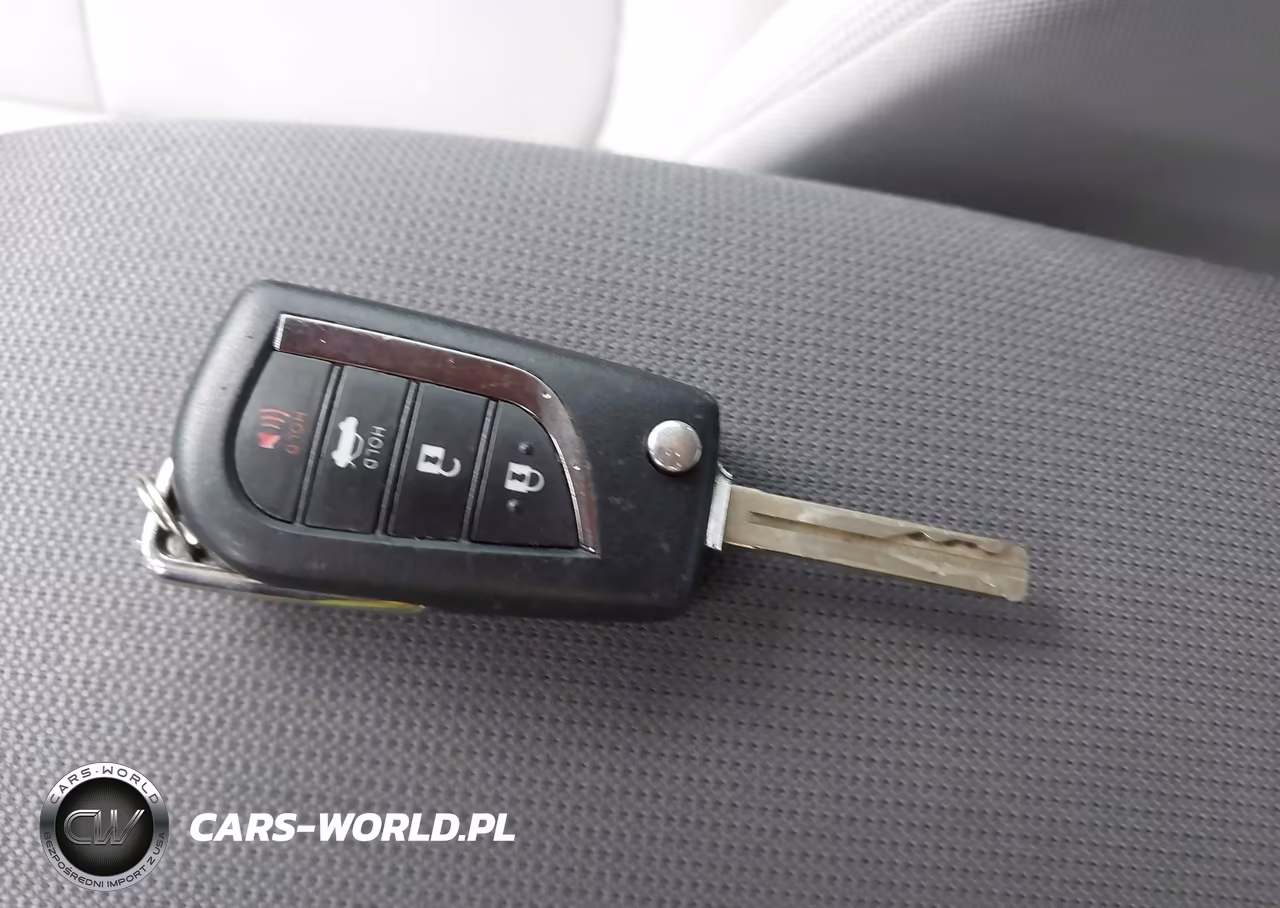 2020 Toyota Corolla Le VIN:5YFEPRAEXLP106997 - 11