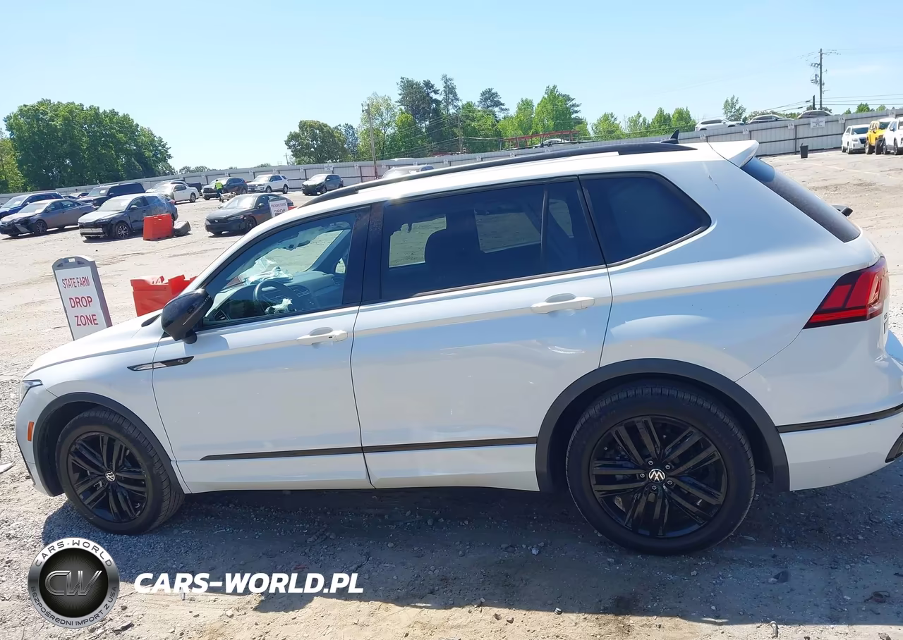 2022 Volkswagen Tiguan 2.0T Se R-Line Black VIN:3VVCB7AX5NM153748 - 14