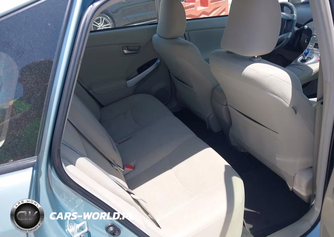 2015 Toyota Prius Two VIN:JTDKN3DU5F1883363 - 8