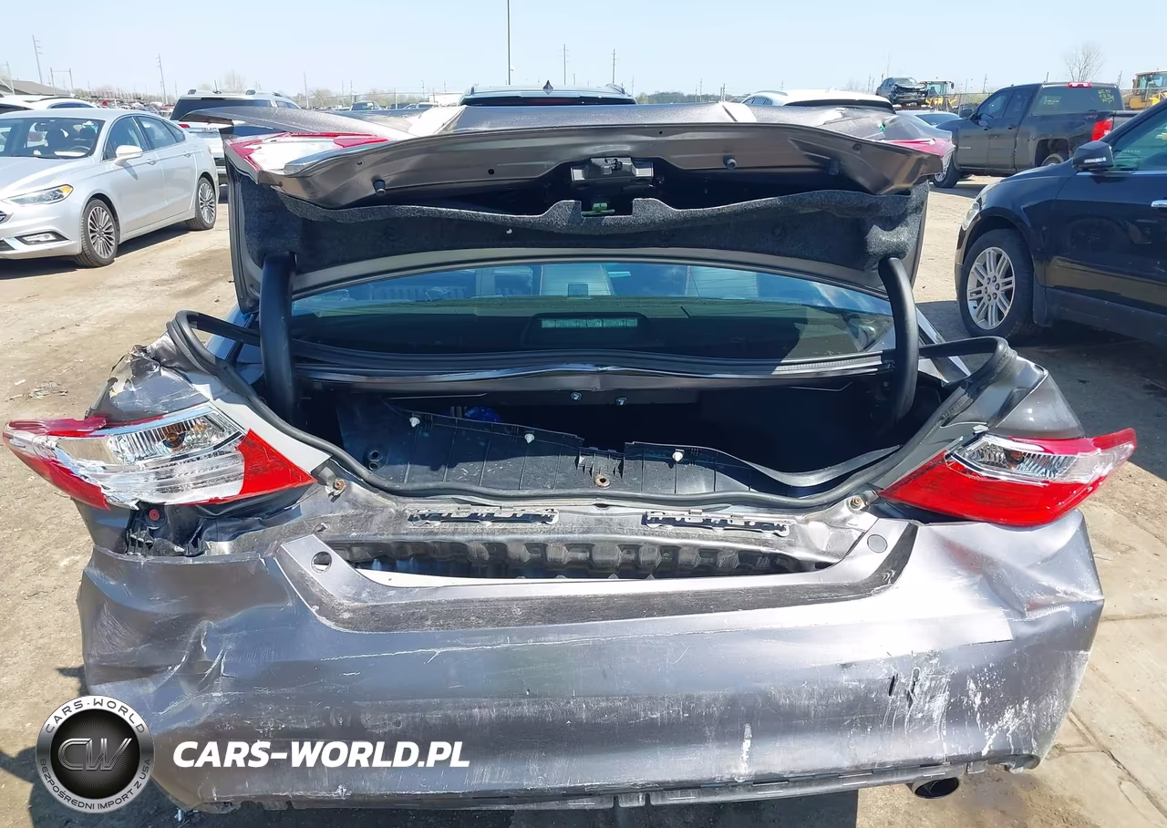 2017 Toyota Camry Se VIN:4T1BF1FK8HU371364 - 6
