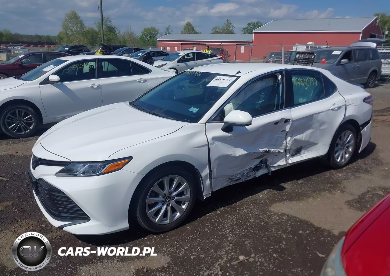 2018 Toyota Camry Le VIN:4T1B11HK3JU537212 - 2