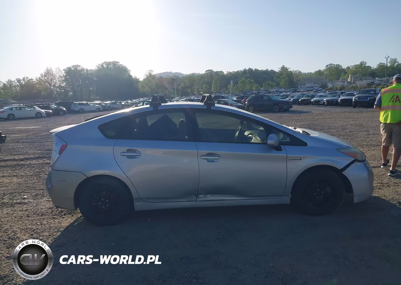 2012 Toyota Prius Two VIN:JTDKN3DUXC5394249 - 13